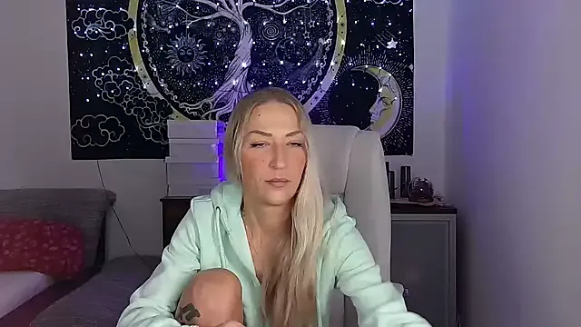 Buffi – webcam model profile photo Image 19