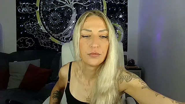 Buffi – webcam model profile photo Image 6