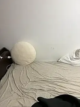 HillaryDiez – webcam model profile photo Image 4