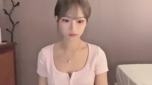 Dolce – webcam model profile photo Image 16