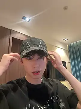 EsmeBrowm – webcam model profile photo Image 2