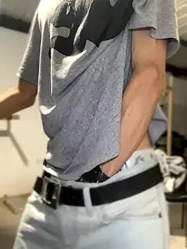 ErzabelLew – webcam model profile photo Image 3