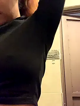 MadelineLane – webcam model profile photo Image 8