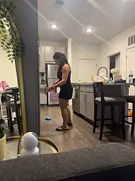 mj-story – webcam model profile photo Image 10