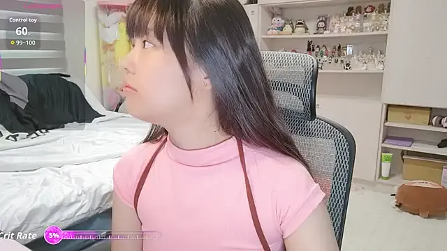 LeyahSummer – webcam model profile photo Image 11