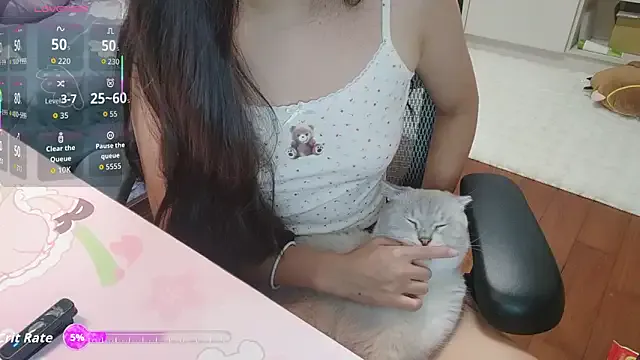 LeyahSummer – webcam model profile photo Image 13