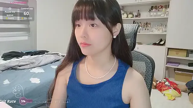 LeyahSummer – webcam model profile photo Image 17