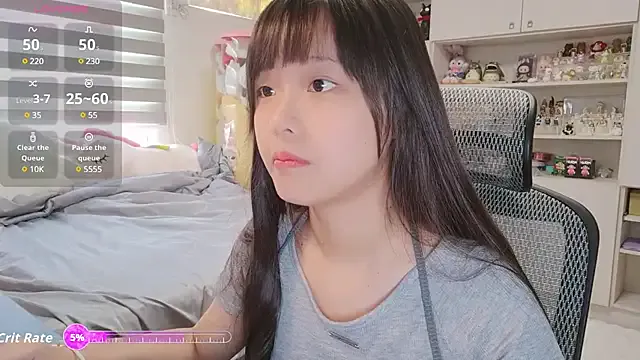 LeyahSummer – webcam model profile photo Image 7