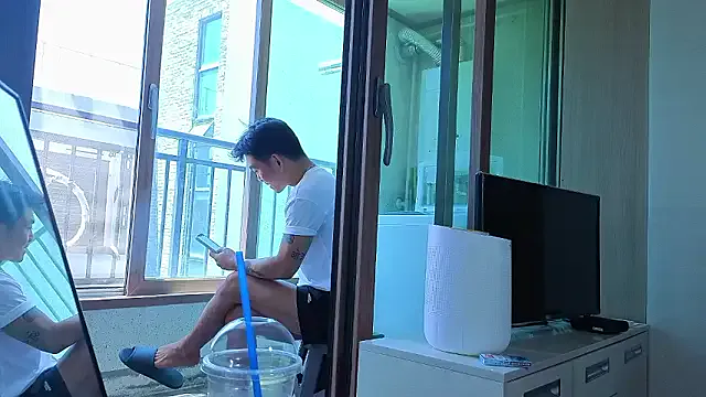 AishaHart – webcam model profile photo Image 2