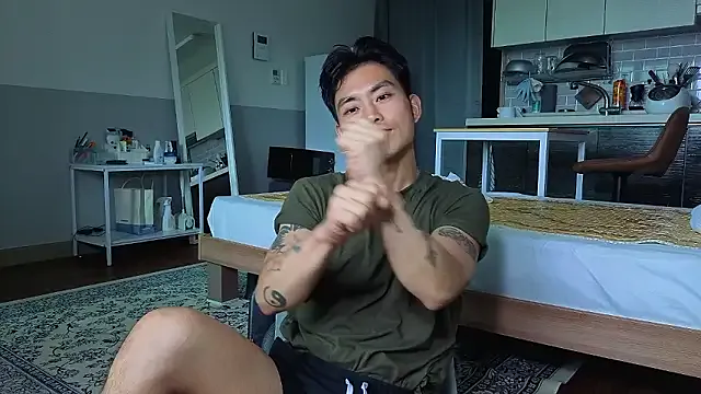 AishaHart – webcam model profile photo Image 3