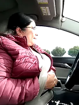 YuliyaLasker – webcam model profile photo Image 4