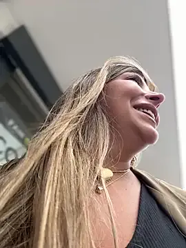 LizBentley – webcam model profile photo Image 19