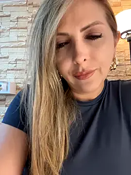 LizBentley – webcam model profile photo Image 5