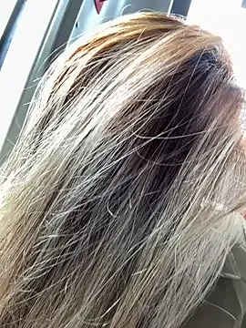 LizBentley – webcam model profile photo Image 6