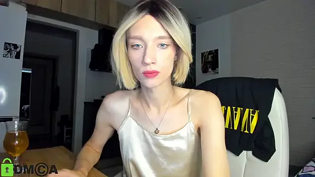 MollyBoston – webcam model profile photo Image 8