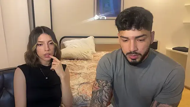 Liana – webcam model profile photo Image 15