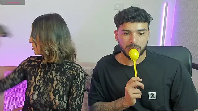 Liana – webcam model profile photo Image 17