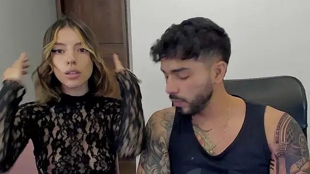 Liana – webcam model profile photo Image 2