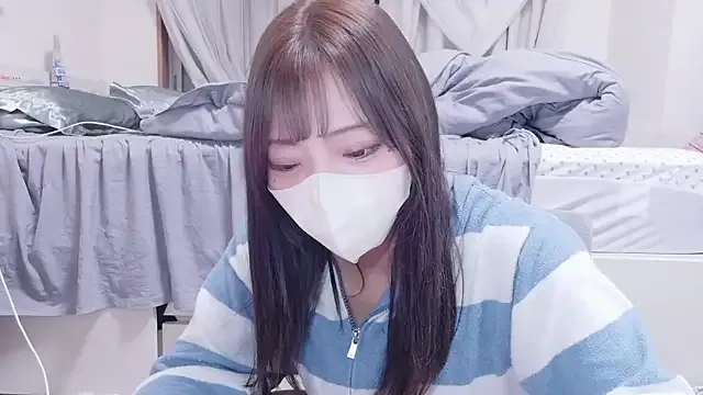 MiraKova – webcam model profile photo Image 14