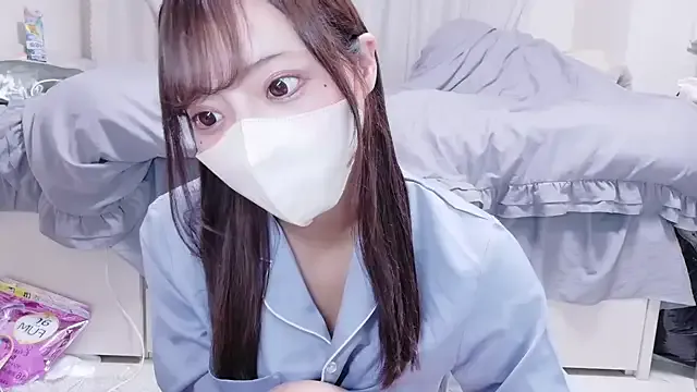 MiraKova – webcam model profile photo Image 9