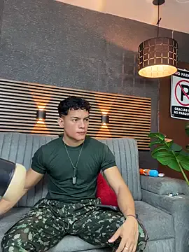 Yaikun0-0 – webcam model profile photo Image 7