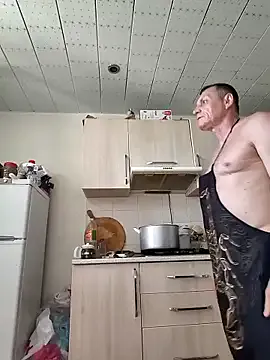 Brilliant-Kiss – webcam model profile photo Image 11