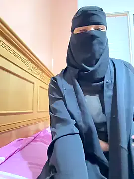 somniya – webcam model profile photo Image 4