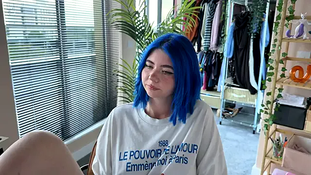 whiteTEAa – webcam model profile photo Image 16