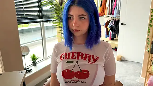 whiteTEAa – webcam model profile photo Image 5