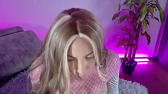 LydiaMaus96 – webcam model profile photo Image 14