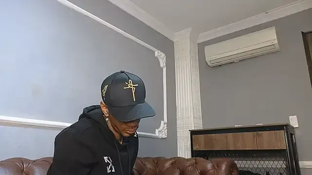 KateGale – webcam model profile photo Image 2