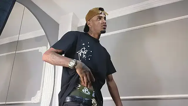 KateGale – webcam model profile photo Image 4