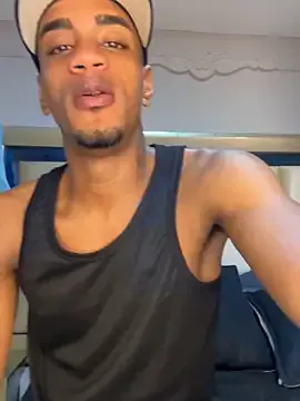 KateGale – webcam model profile photo Image 9