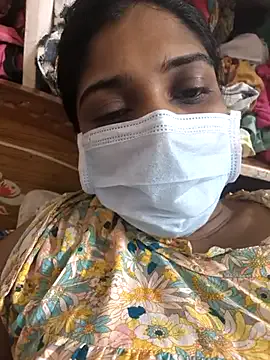 EmiBrow – webcam model profile photo Image 2