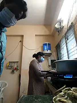 EmiBrow – webcam model profile photo Image 7