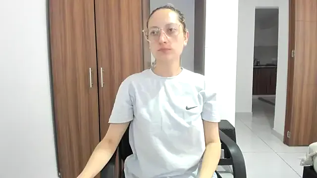 AyshaConnor – webcam model profile photo Image 19