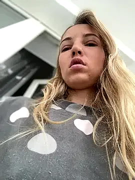 PollyElfi – webcam model profile photo Image 5