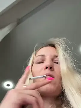 PollyElfi – webcam model profile photo Image 9