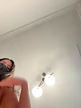 EsmeBrowm – webcam model profile photo Image 10