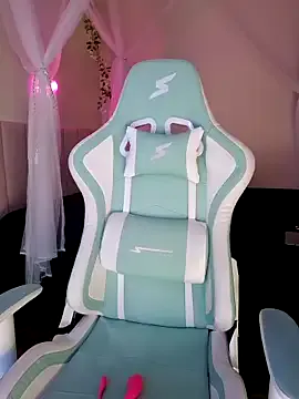 ANGELonDUTY – webcam model profile photo Image 10