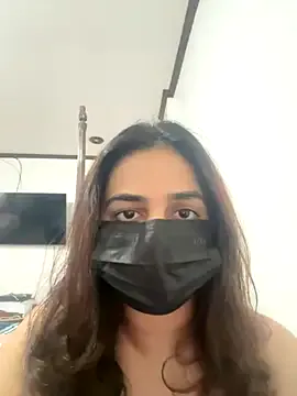 MiraKova – webcam model profile photo Image 8