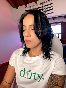 Bella – webcam model profile photo Image 15