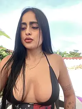 AllaRoberts – webcam model profile photo Image 3