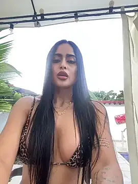 AllaRoberts – webcam model profile photo Image 4