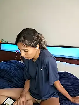 AriaSins – webcam model profile photo Image 3