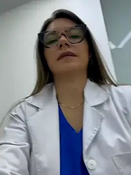 EmiraMiller – webcam model profile photo Image 10