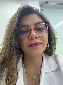 EmiraMiller – webcam model profile photo Image 3