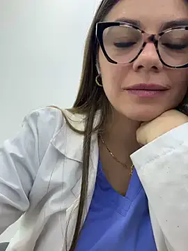 EmiraMiller – webcam model profile photo Image 5