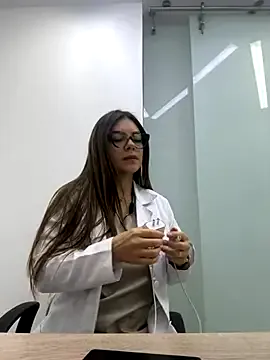 EmiraMiller – webcam model profile photo Image 7