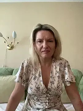 AliceSwan4011 – webcam model profile photo